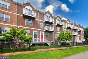 3040 S Glebe Road S, Arlington, VA 22206 - Photo 1