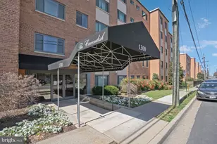 1300 S Arlington Ridge Rd, Arlington, VA 22202 - Photo 1