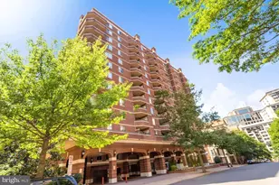 1276 N Wayne St, Arlington, VA 22201 - Photo 1