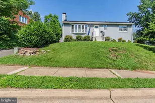 942 N McKinley Rd, Arlington, VA 22205 - Photo 1
