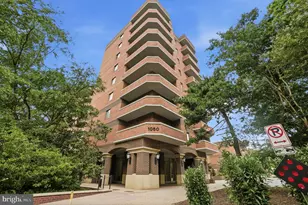1050 N Stuart St, Arlington, VA 22201 - Photo 1