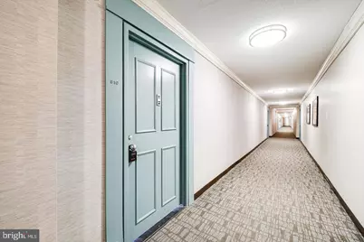 205 Yoakum Parkway #810, Alexandria, VA 22304 - Photo 1