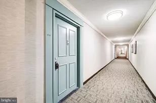 205 Yoakum Pkwy, Alexandria, VA 22304 - Photo 1