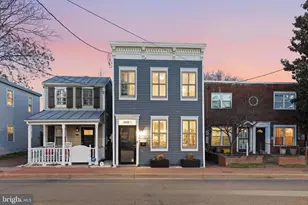 319-1/2 N Fayette St, Alexandria, VA 22314 - Photo 1