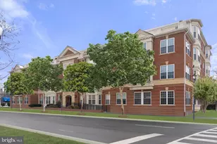 828 Slaters Ln, Alexandria, VA 22314 - Photo 1