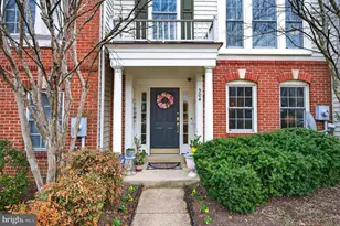 904 Harrison Cir, Alexandria, VA 22304 - Photo 1