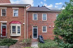 453 Old Town Ct, Alexandria, VA 22314 - Photo 1