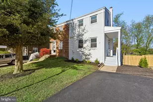 33 Underwood Pl, Alexandria, VA 22304 - Photo 1