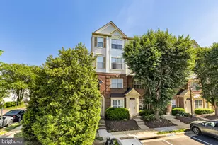 1737 Kingsgate Ct, Alexandria, VA 22302 - Photo 1