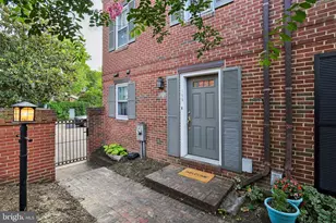 109 King Henry Ct, Alexandria, VA 22314 - Photo 1