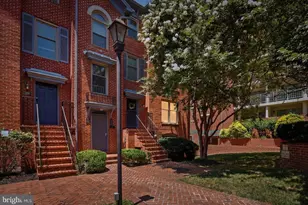 545 Colecroft Ct, Alexandria, VA 22314 - Photo 1