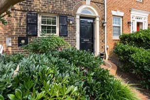 508 Tobacco Quay, Alexandria, VA 22314 - Photo 1