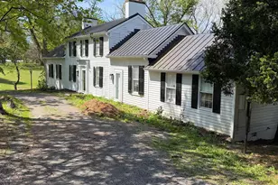 1105 Bishop Meade Rd, Boyce, VA 22620 - Photo 1