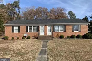 101 Lee St, Bowling Green, VA 22427 - Photo 1