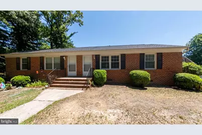 216 W Broaddus Avenue, Bowling Green, VA 22427 - Photo 1