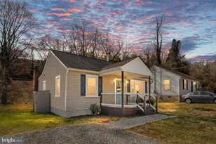 246 Berry St, Orange, VA 22960 - Photo 1