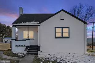 701 S 2nd St, Shenandoah, VA 22849 - Photo 1