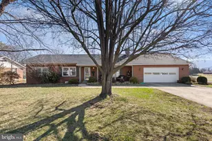5 Fox Ln, Luray, VA 22835 - Photo 1