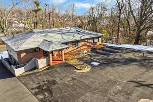 1502 Featherstone Rd, Woodbridge, VA 22191 - Photo 1