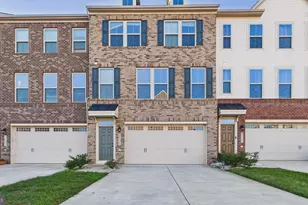 8909 Foxway Ridge Ln, Manassas, VA 20110 - Photo 1