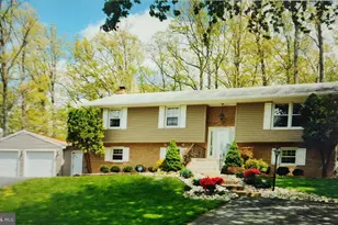 18324 Nob Hill Dr, Triangle, VA 22172 - Photo 1