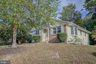 2893 Chalet Ct, Woodbridge, VA 22192 - Photo 1