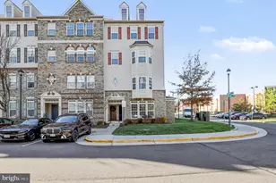6900 Kona Dr, Gainesville, VA 20155 - Photo 1