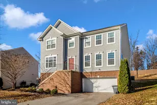 15845 Eagle Feather Dr, Woodbridge, VA 22191 - Photo 1