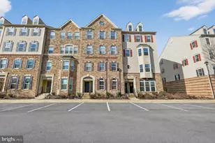 6932 Kona Dr, Gainesville, VA 20155 - Photo 1