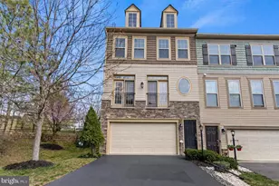 1401 Occoquan Heights Ct, Occoquan, VA 22125 - Photo 1