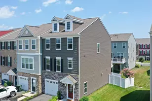 10739 Caledonia Meadow Dr, Manassas, VA 20112 - Photo 1