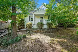 18418 Woodland Dr, Triangle, VA 22172 - Photo 1