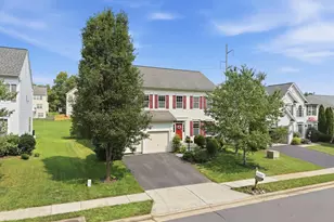 8816 Yellowthroat Ct, Gainesville, VA 20155 - Photo 1