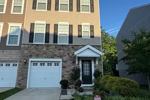 8910 Englewood Farms Dr, Manassas, VA 20112 - Photo 1