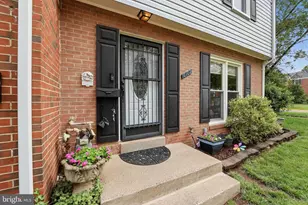 10102 Henry Ct, Manassas, VA 20109 - Photo 1