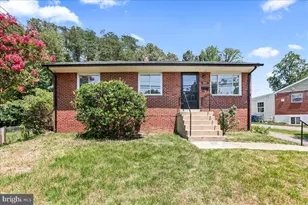 15913 Crest Dr, Woodbridge, VA 22191 - Photo 1