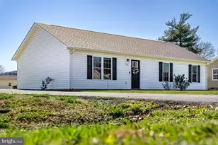 107 8th St, Grottoes, VA 24441 - Photo 1
