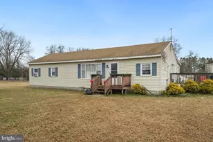 335 Bells Dr, Warsaw, VA 22572 - Photo 1