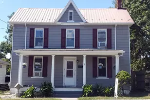 827 Maryland Ave, Martinsburg, WV 25401 - Photo 1