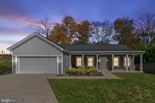 400 Wren St N, Martinsburg, WV 25405 - Photo 1