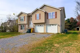 380 Wendover Dr, Bunker Hill, WV 25413 - Photo 1