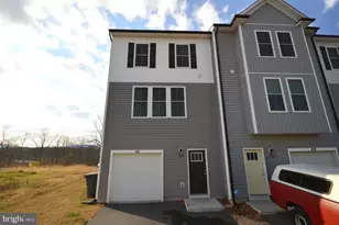 44 Marineris Cir, Martinsburg, WV 25405 - Photo 1