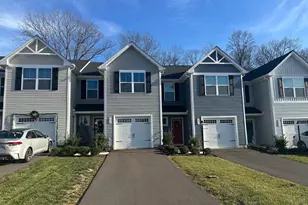 153 Gunnison Dr, Hedgesville, WV 25427 - Photo 1