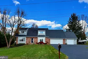 752 Panorama Dr, Martinsburg, WV 25403 - Photo 1