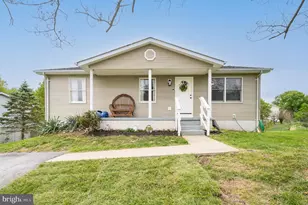 176 Elementary Dr, Martinsburg, WV 25404 - Photo 1