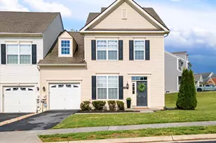 129 Strathmore Way E, Martinsburg, WV 25403 - Photo 1