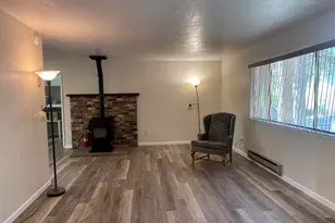 302 Mountain View Rd, Calpine, CA 96124 - Photo 5