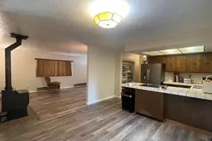 302 Mountain View Rd, Calpine, CA 96124 - Photo 7