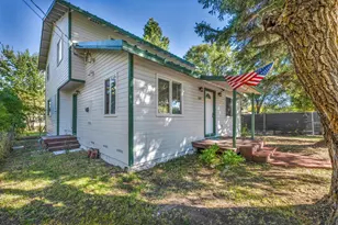 604 Pine St, Loyalton, CA 96122 - Photo 3