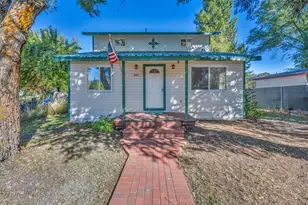 604 Pine St, Loyalton, CA 96122 - Photo 1